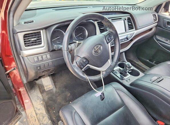 5TDKZRFH4KS325931 2019 TOYOTA HIGHLANDER Burgundy Vista del salpicadero