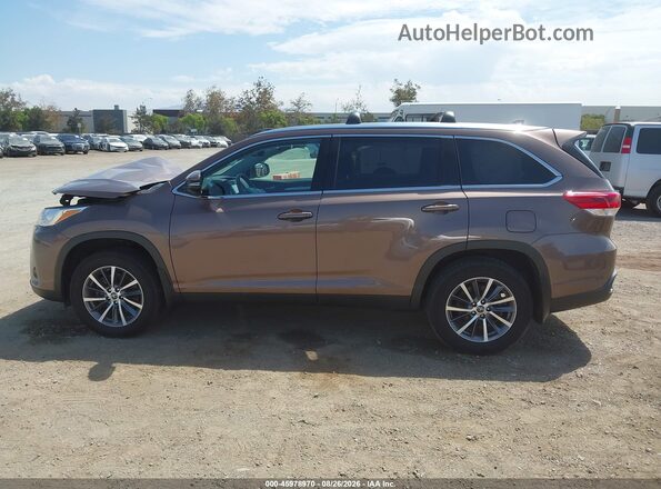 5TDKZRFH4KS328408 2019 TOYOTA HIGHLANDER Beige Панорамний вид салону 360°