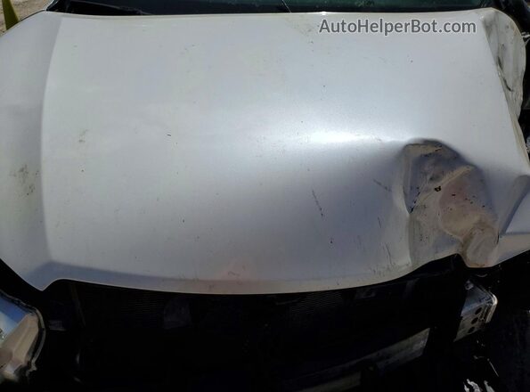 5TDKZRFH4KS339747 2019 TOYOTA HIGHLANDER White Widok wnętrza z tyłu