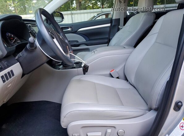 5TDKZRFH4KS566792 2019 TOYOTA HIGHLANDER Серебряный Вид салона спереди