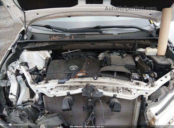 5TDKZRFH5JS267245 2018 TOYOTA HIGHLANDER White Rear view