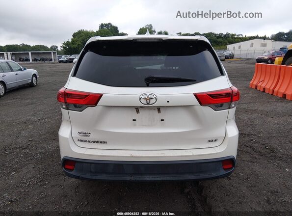 5TDKZRFH5JS267245 2018 TOYOTA HIGHLANDER White 