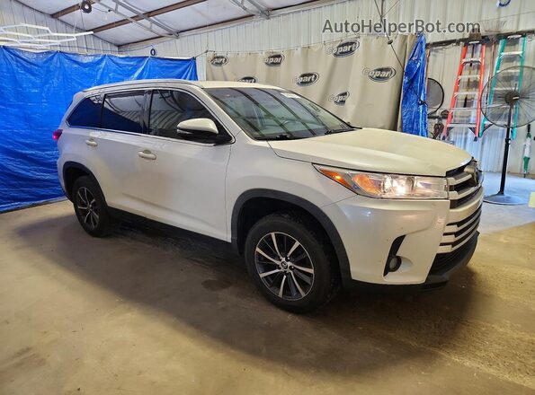 5TDKZRFH5KS566381 2019 TOYOTA HIGHLANDER White Przód prawy