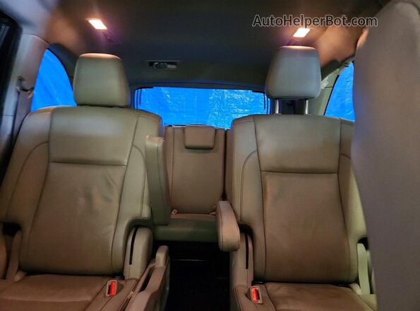 5TDKZRFH5KS566381 2019 TOYOTA HIGHLANDER White Widok tylnych siedzeń