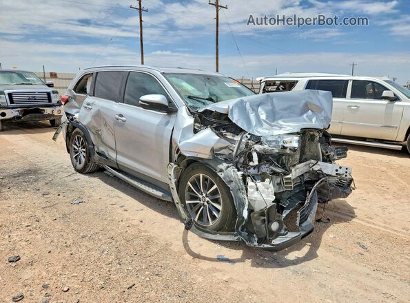 5TDKZRFH7KS321999 2019 TOYOTA HIGHLANDER Silver Przód prawy