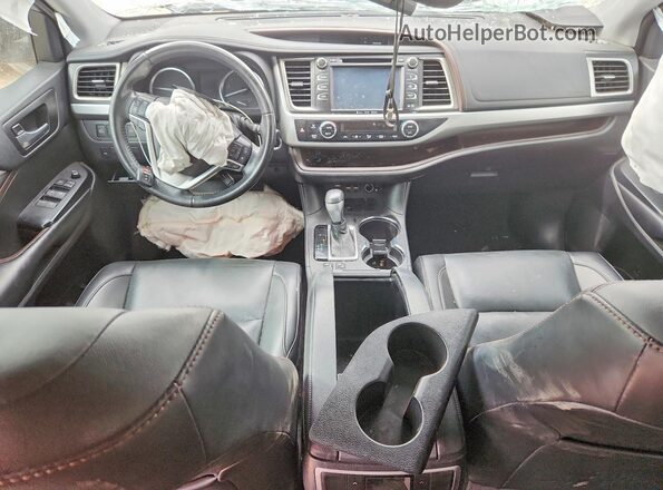 5TDKZRFH7KS321999 2019 TOYOTA HIGHLANDER Silver Widok deski rozdzielczej