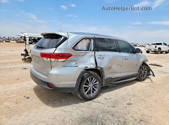 5TDKZRFH7KS321999 2019 TOYOTA HIGHLANDER Silver Tył prawy