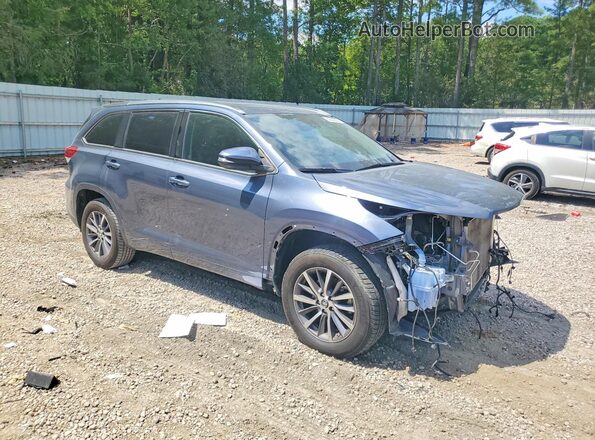 5TDKZRFH8JS267630 2018 TOYOTA HIGHLANDER Серебряный Передняя правая четверть