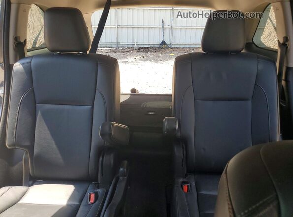 5TDKZRFH8JS267630 2018 TOYOTA HIGHLANDER Серебряный Вид задних сидений