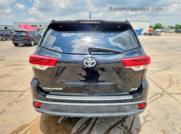5TDKZRFH8JS531980 2018 TOYOTA HIGHLANDER Black Вид ззаду