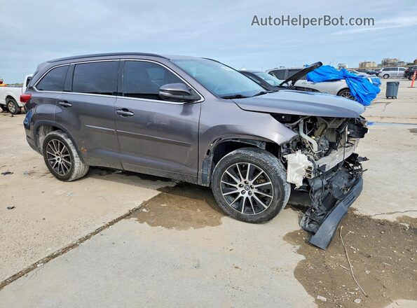 5TDKZRFH8JS546141 2018 TOYOTA HIGHLANDER Gray Front right