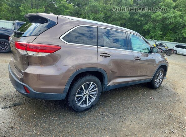 5TDKZRFH8KS290472 2019 TOYOTA HIGHLANDER Tan Tył prawy