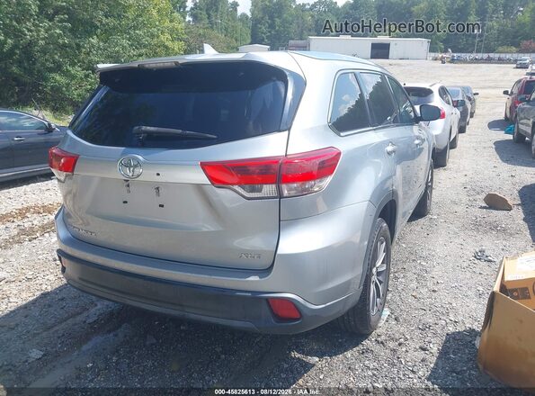 5TDKZRFH9HS521355 2017 TOYOTA HIGHLANDER Silver Задня права чверть