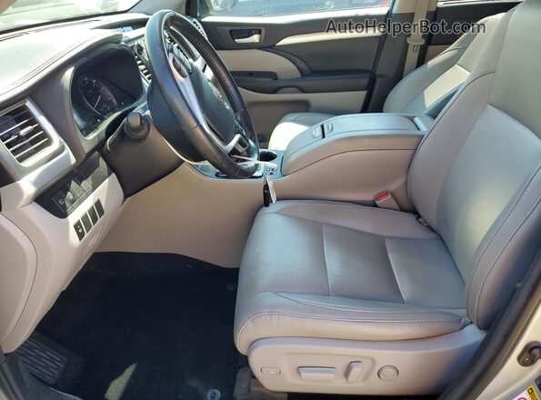 5TDKZRFH9JS527338 2018 TOYOTA HIGHLANDER Серебряный Вид салона спереди