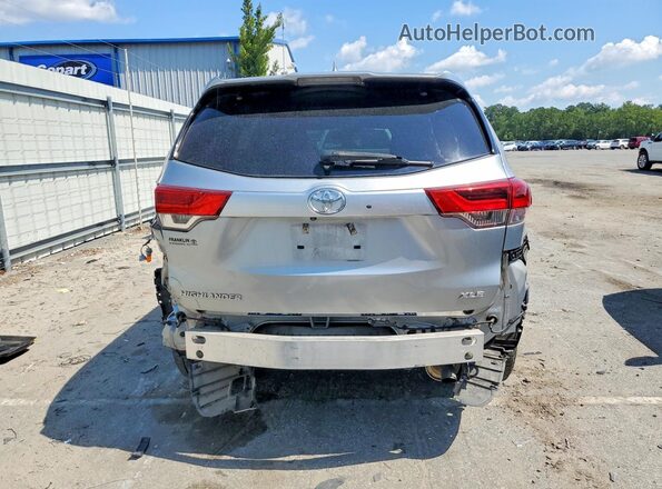 5TDKZRFH9JS527338 2018 TOYOTA HIGHLANDER Серебряный Вид сзади