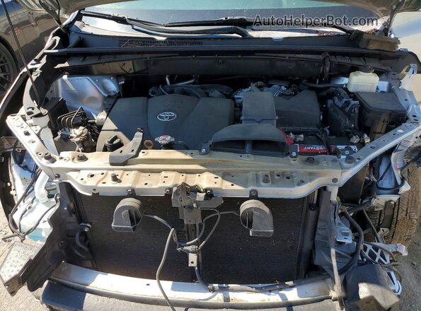 5TDKZRFH9JS527338 2018 TOYOTA HIGHLANDER Серебряный Вид подкапотного пространства