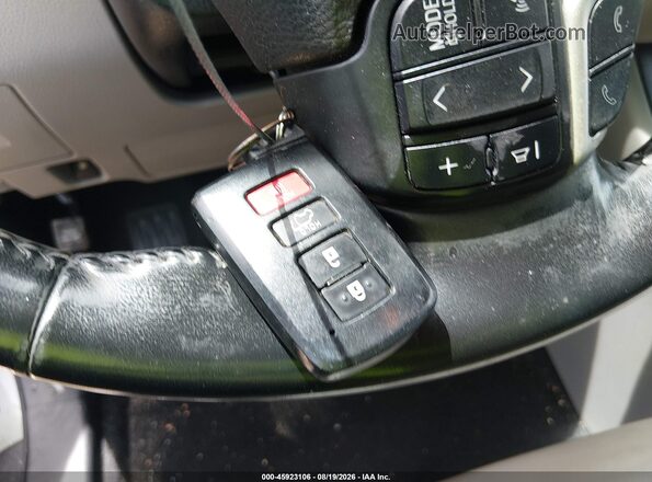 5TDKZRFHXJS248366 2018 TOYOTA HIGHLANDER Green Dashboard view