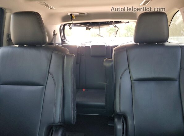 5TDKZRFHXKS355449 2019 TOYOTA HIGHLANDER Blue Rear seats view