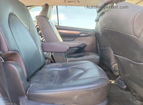 5TDXBRCH1LS006535 2020 TOYOTA HIGHLANDER White Widok tylnych siedzeń