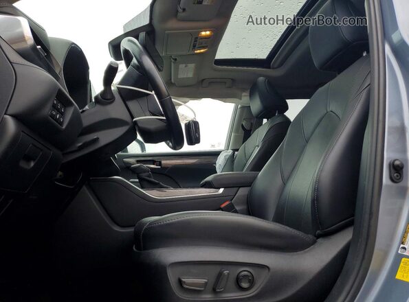 5TDXBRCH1LS007796 2020 TOYOTA HIGHLANDER Синий Вид салона спереди