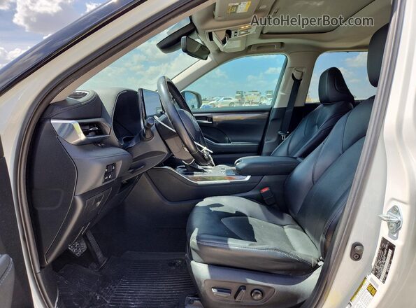 5TDXBRCH2PS124583 2023 TOYOTA HIGHLANDER White Front interior view