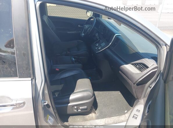 5TDXK3DC3GS717675 2016 TOYOTA SIENNA Silver Widok wnętrza z przodu