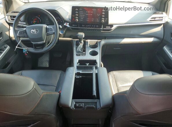 5TDXRKEC2MS052817 2021 TOYOTA SIENNA Gray Widok deski rozdzielczej