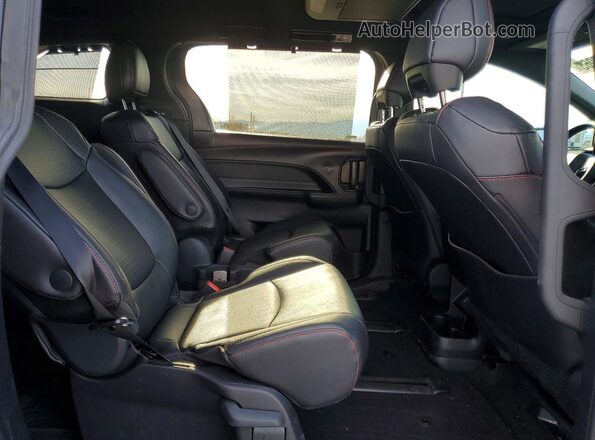 5TDXSKFCXTS230359 2026 TOYOTA SIENNA Gray 