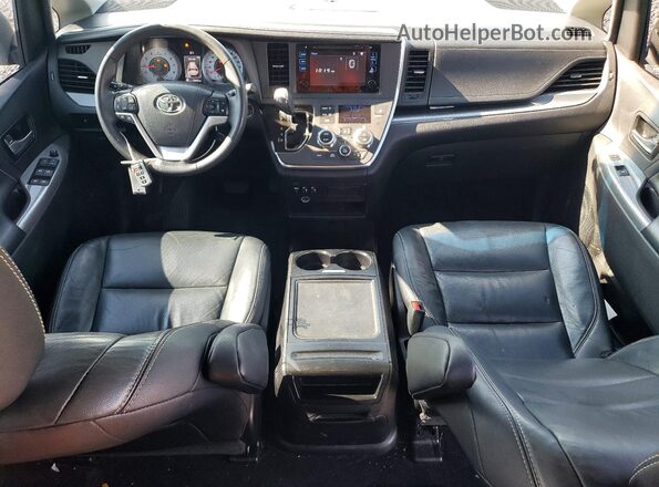 5TDXZ3DC2HS821149 2017 TOYOTA SIENNA White Вид панелі приладів