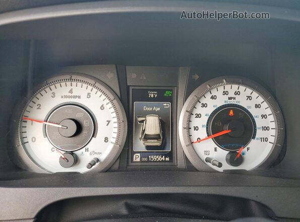5TDXZ3DC2JS927882 2018 TOYOTA SIENNA White ხელსაწყოთა პანელის ხედი