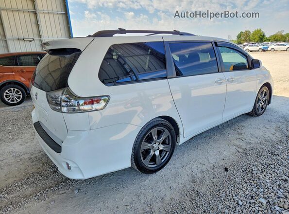 5TDXZ3DC3HS838123 2017 TOYOTA SIENNA White Դիմացի տեսք