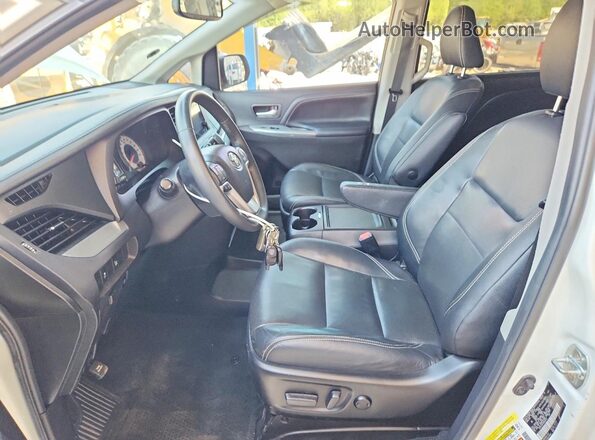 5TDXZ3DC3HS838123 2017 TOYOTA SIENNA White Հետևի նստատեղերի տեսք