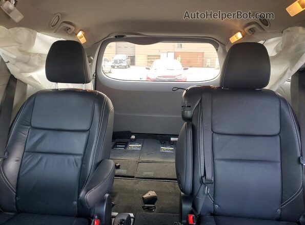 5TDXZ3DC3JS924151 2018 TOYOTA SIENNA Blue Widok tylnych siedzeń