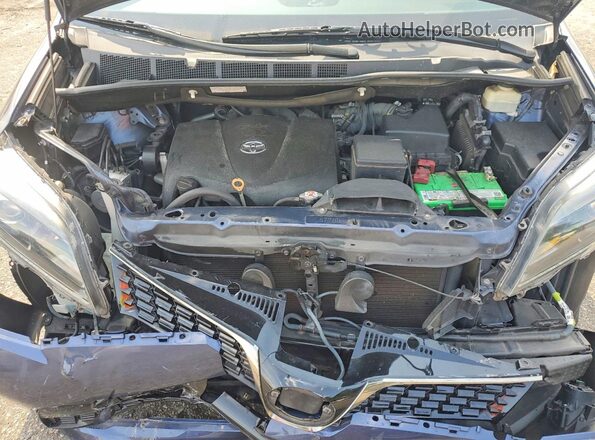 5TDXZ3DC3JS924151 2018 TOYOTA SIENNA Blue Widok komory silnika