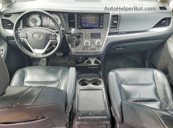 5TDXZ3DC3KS979006 2019 TOYOTA SIENNA Синий Вид панели приборов