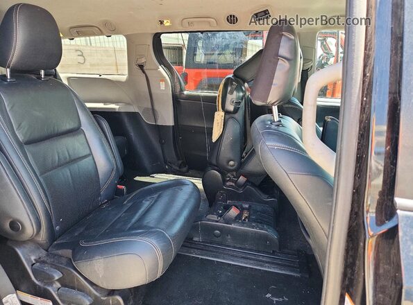 5TDXZ3DC6JS925763 2018 TOYOTA SIENNA Черный Вид задней части салона