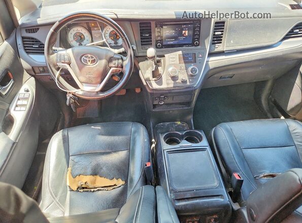 5TDXZ3DC6JS925763 2018 TOYOTA SIENNA Черный Вид панели приборов