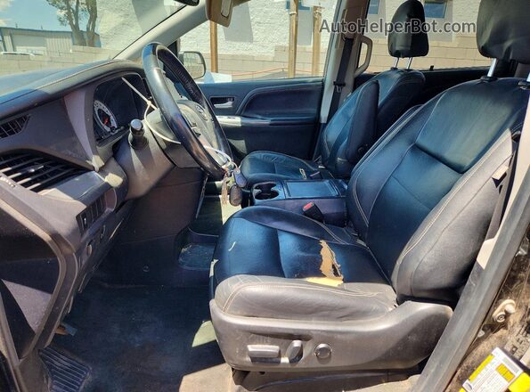 5TDXZ3DC6JS925763 2018 TOYOTA SIENNA Черный Вид салона спереди