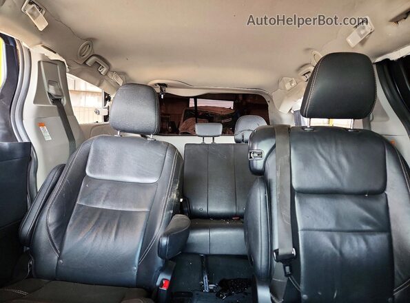 5TDXZ3DC6JS944975 2018 TOYOTA SIENNA Blue Հետևի նստատեղերի տեսք