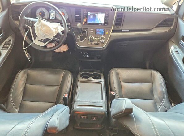 5TDXZ3DC6JS944975 2018 TOYOTA SIENNA Blue Առջևի վահանակի տեսք