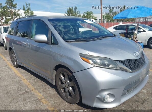 5TDXZ3DC7HS847875 2017 TOYOTA SIENNA Серебряный Вид спереди