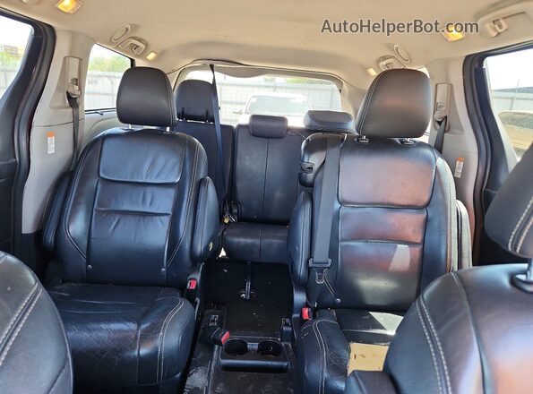 5TDXZ3DC9HS770295 2017 TOYOTA SIENNA Красный Вид задних сидений