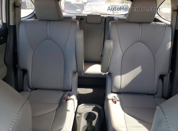 5TDYARAH4PS522887 2023 TOYOTA HIGHLANDER White Widok tylnych siedzeń
