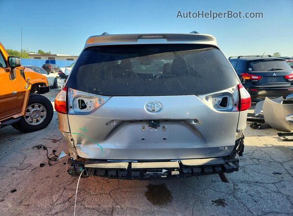 5TDYK3DC0GS761329 2016 TOYOTA SIENNA Серебряный Вид сзади