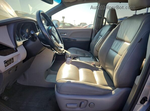 5TDYK3DC0GS761329 2016 TOYOTA SIENNA Серебряный Вид салона спереди