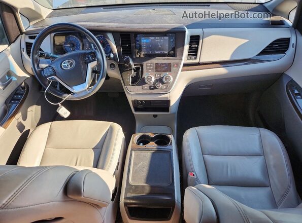 5TDYK3DC0GS761329 2016 TOYOTA SIENNA Серебряный Вид панели приборов
