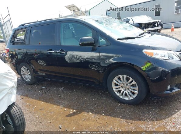 5TDYK3DC3GS711220 2016 TOYOTA SIENNA Black Rear interior view