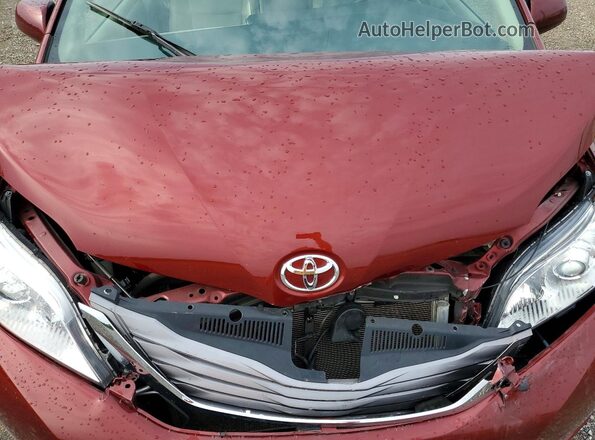 5TDYK3DC5GS761231 2016 TOYOTA SIENNA Maroon Vista del compartimento del motor