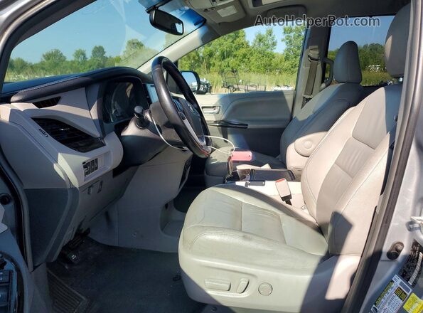 5TDYK3DC6GS701913 2016 TOYOTA SIENNA Silver Widok wnętrza z przodu