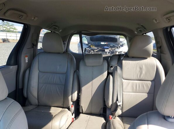 5TDYK3DC6GS701913 2016 TOYOTA SIENNA Silver Widok tylnych siedzeń